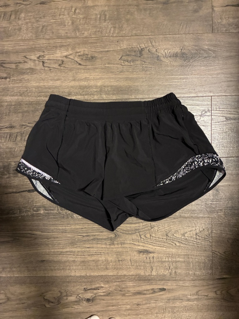 Lululemon Hotty Hot Short *2.5" - Color: Black / Mini Chirasu Black - Size: 12